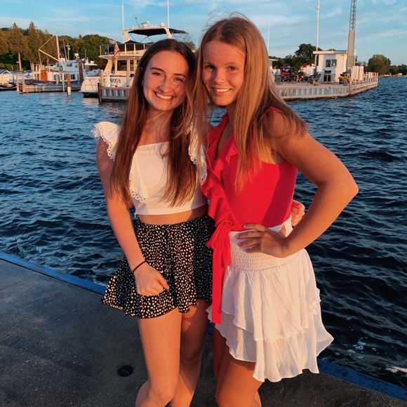 Meet your Posher, Olivia - Picture 1 of 3